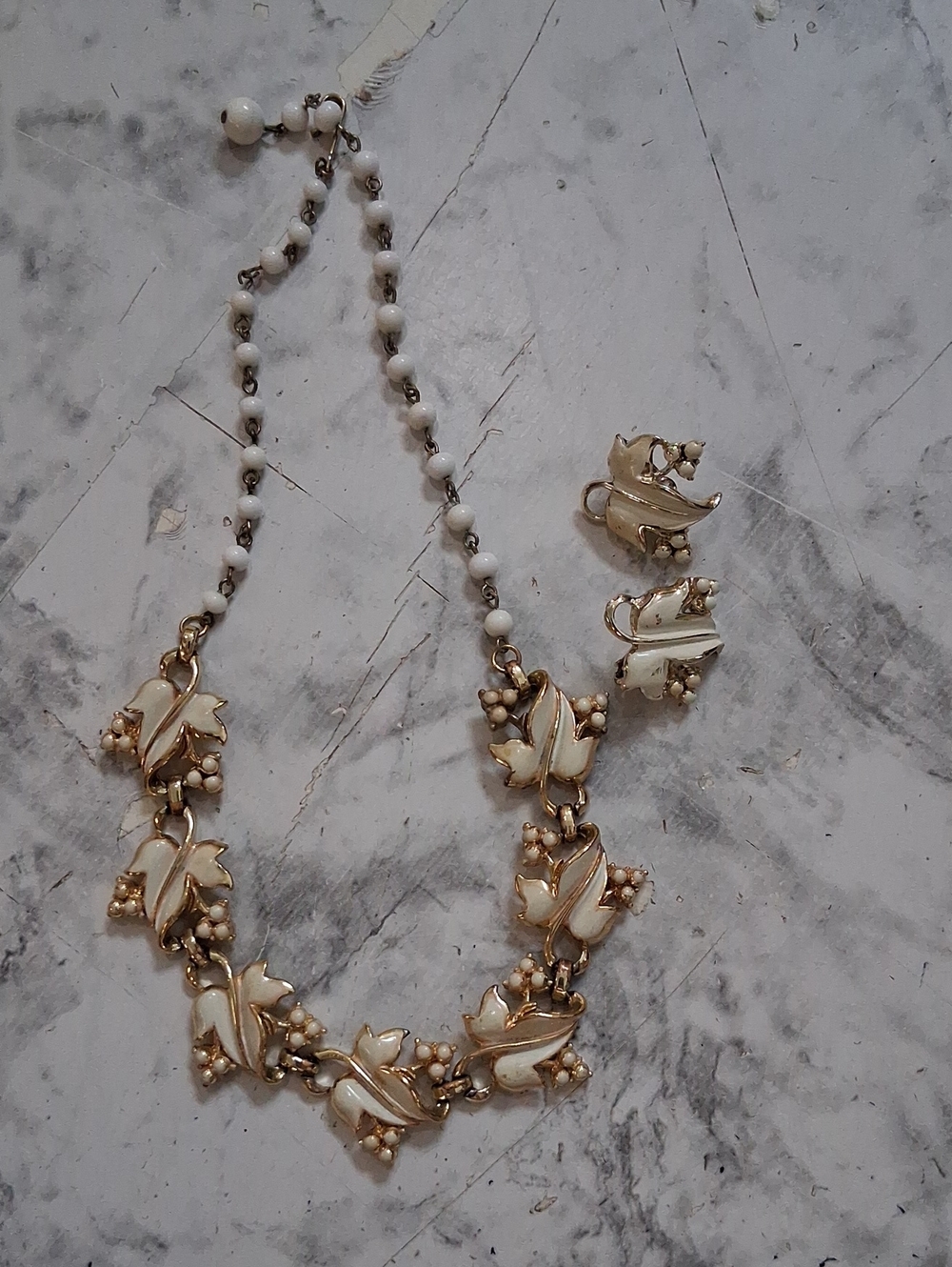 Coro Vintage Enamel Ivy Leaf Necklace W/ Matching Clip On Earrings